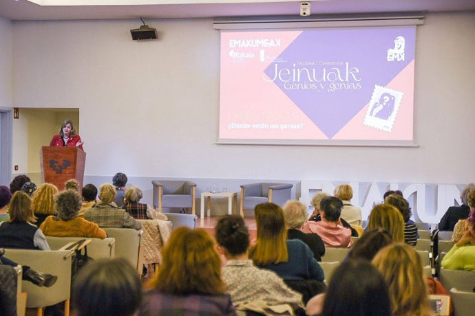 Primera jornada del ciclo de conferencias 'Genios y genias'