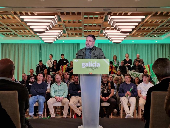 El presidente de Vox, Santiago Abascal, en un mitin en Vigo.