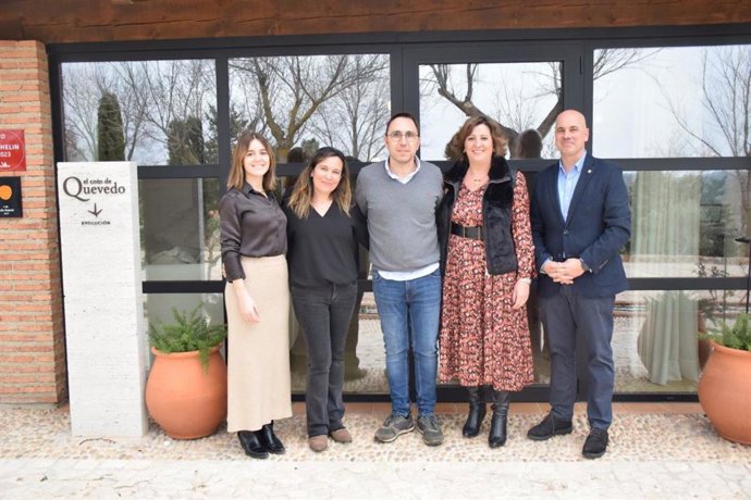 La consejera de Economía, Patricia Franco, visita el proyecto  El Coto de Quevedo.