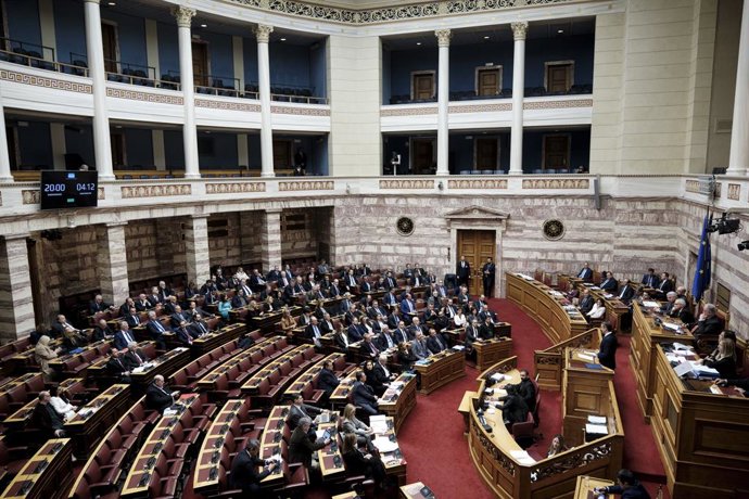 Archivo - HANDOUT - 22 January 2020, Greece, Athens: Greek lawmakers attend a parliament session to vote for a new President. Greek lawmakers on Wednesday elected Ekaterini Sakellaropoulou as the country's first female president, with 261 votes in favour 