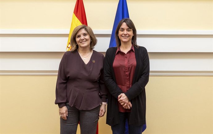 La secretaria de Estado de Migraciones, Pilar Cancela, y  la vicepresidenta, Begoña Alfaro.