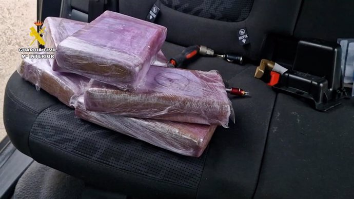 Detenido intentando embarcar con más de cinco kilogramos de cocaína en el ferri de Denia a Mallorca