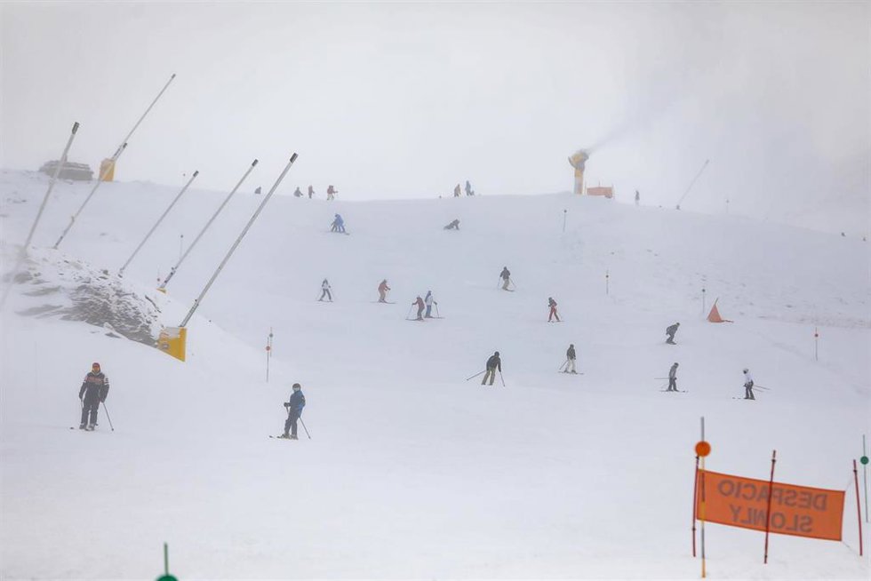 Archivo - Inauguración de la temporada de esquí en Sierra Nevada el pasado diciembre