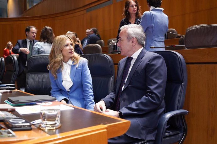 El presidente del Gobierno de Aragón, Jorge Azcón, y la vicepresidenta segunda y portavoz, Mar Vaquero.