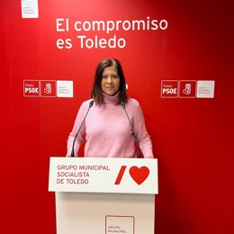 La edil del PSOE Alicia Escalante en rueda de prensa.