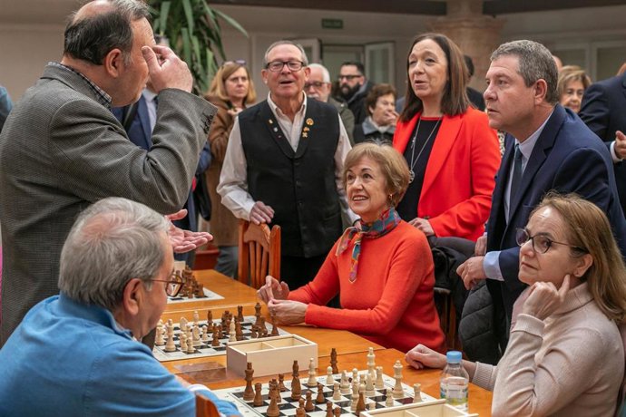 El presidente de Castilla-La Mancha Emiliano García-Page ha inaugurado la reforma del centro de mayores de Alcázar de San Juan.