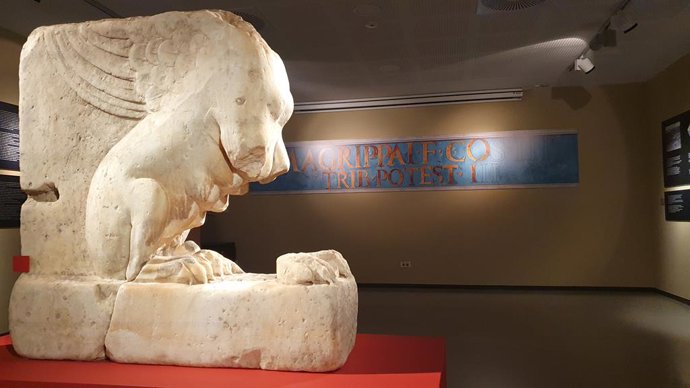 Meridako erromatar antzokiko 'Esfingea' Bilboko Arkeologia museoan.
