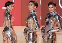 Zendaya rompe las redes con su traje robótico "a lo C-3PO" en la premier de Dune 2: "Es historia de la moda"