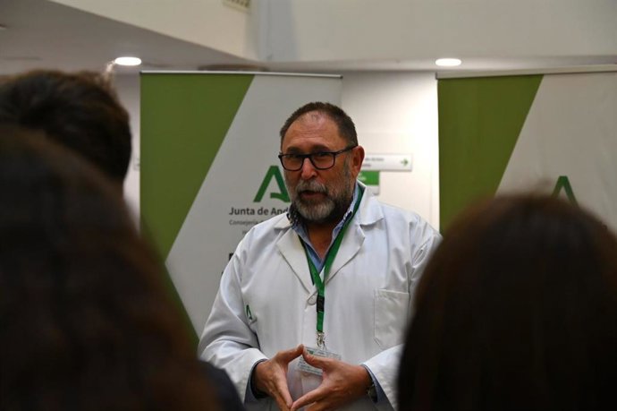 Alumnos de varios centros de Bachillerato de Málaga visitan el Hospital Clínico de Málaga