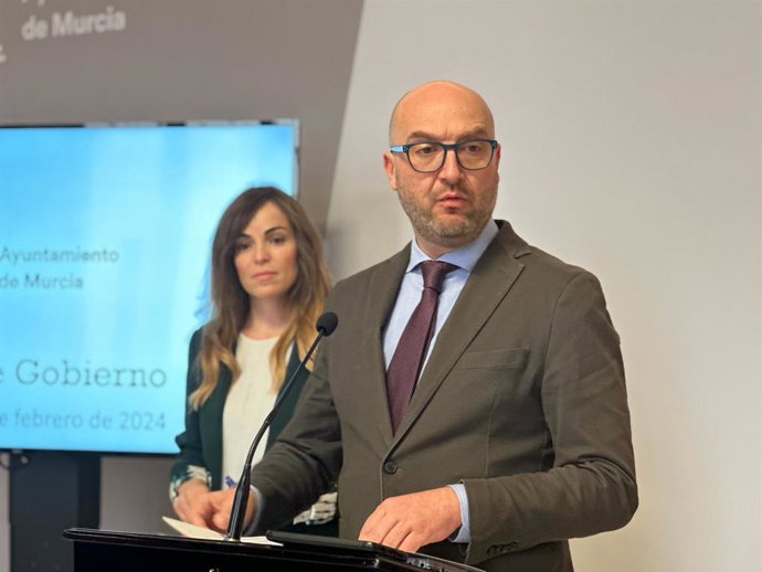 El concejal de Movilidad, Gestión Económica y Contratación, José Francisco Muñoz