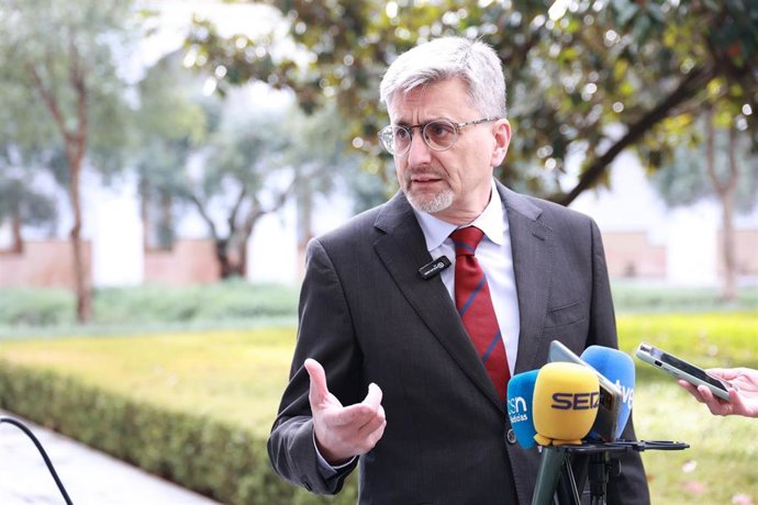 Archivo - El portavoz adjunto del Grupo Parlamentario Socialista, Josele Aguilar