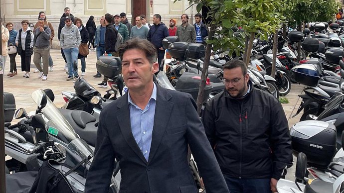 El concejal y portavoz del grupo de Vox en el Ayuntamiento de Málaga, Antonio Alcázar.