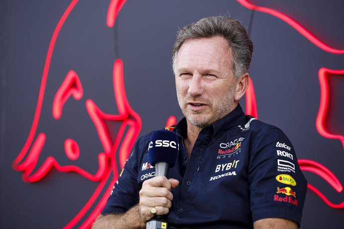 Archivo - El jefe de equipo de Red Bull, Christian Horner, atiende a los medios. 