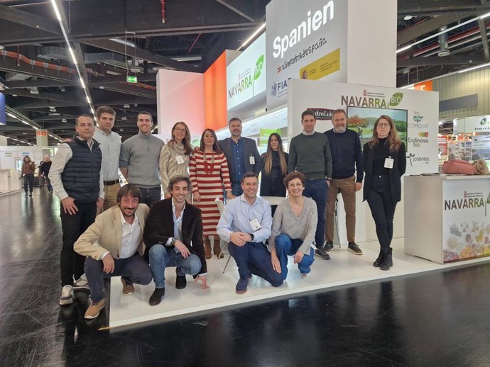 Representantes de empresas navarras participantes en el stand agrupado del Gobierno foral