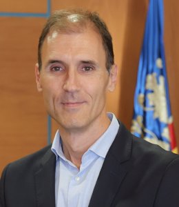 Archivo - El director general de Deportes, Luis Cervera,