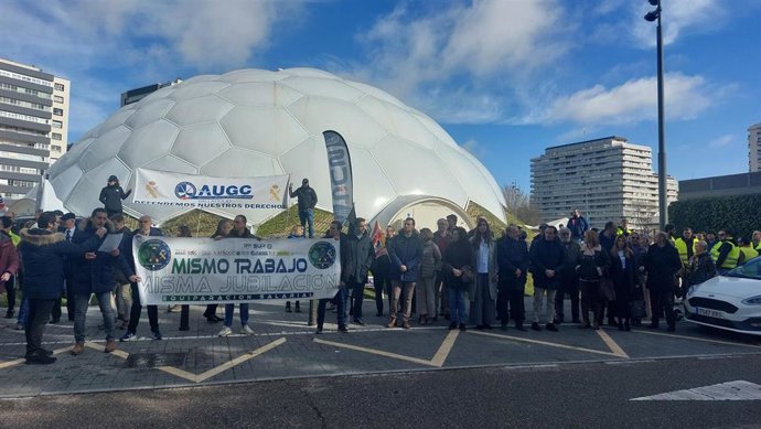 La Asociación AUGC Valladolid y SUP Castilla y León se manifiestan en Valladolid para pedir justicia e igualdad para la Policía Nacional y la Guardia Civil.