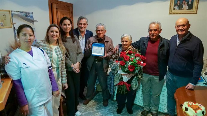Juan y María Dolores reciben el homenaje en Taberno por el Día de los Enamorados