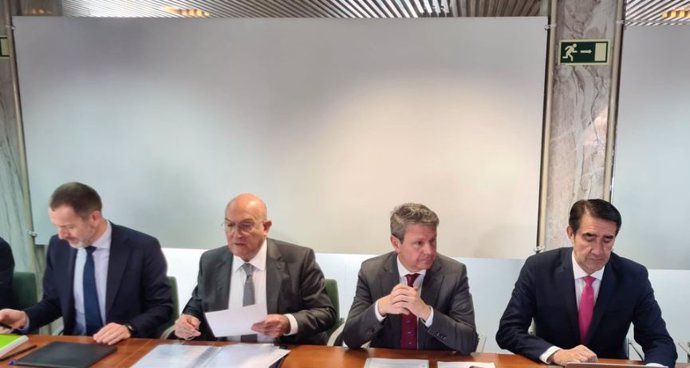 Imagen de la reunión celebrada esta mañana del Consejo de Administración de la Sociedad Valladolid Alta Velocidad.