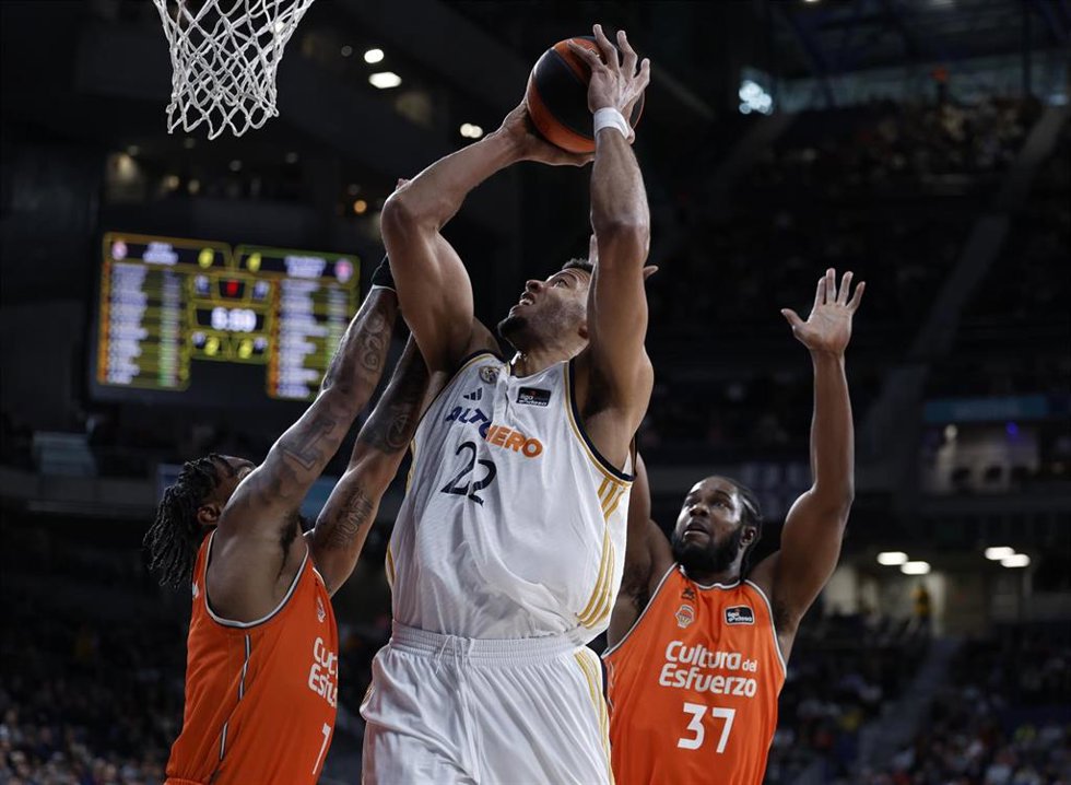 Archivo - Real Madrid - Valencia Basket
