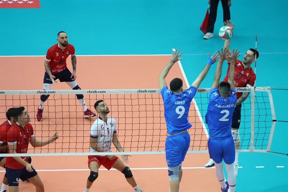 El Cisneros Alter remonta al CV Melilla para regresar a las semifinales de la Copa del Rey de voleibol.