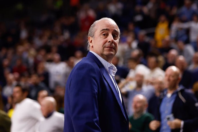 Archivo - Txus Vidorreta, head coach of Tenerife, looks on during the spanish league, Liga ACB Endesa, basketball match played between Real Madrid and Lenovo Tenerife at Wizink Center pavilion on February 05, 2023, in Madrid, Spain.