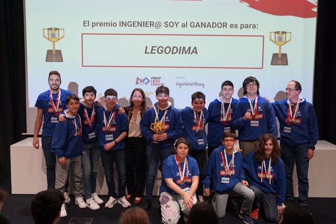 El equipo LEGODIMA del Colegio Divino Maestro de Logroño gana la First Lego League de Aragón y La Rioja.