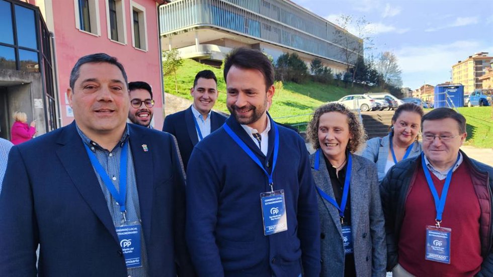 El presidente del PP, Álvaro Queipo, en San Martín del Rey Aurelio.