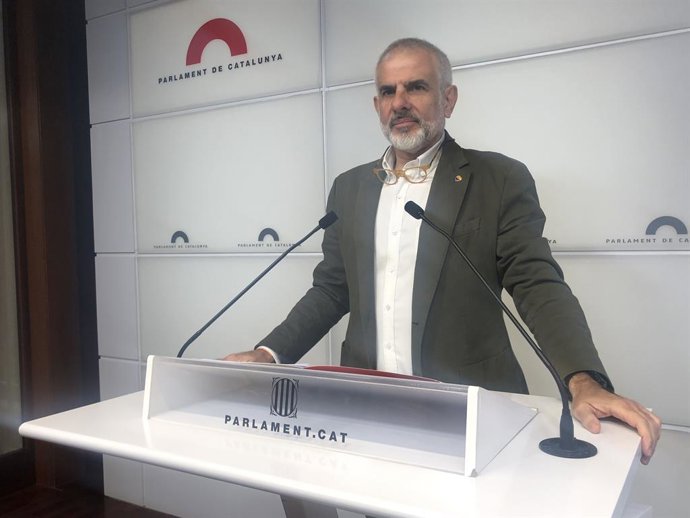 El president de Cs al Parlament, Carlos Carrizosa, en una roda de premsa
