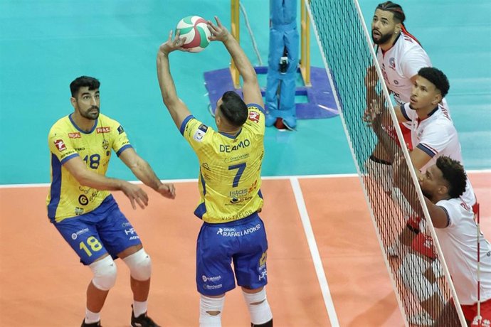 El Guaguas luchará con el Unicaja Costa de Almería por la Copa del Rey de voleibol.