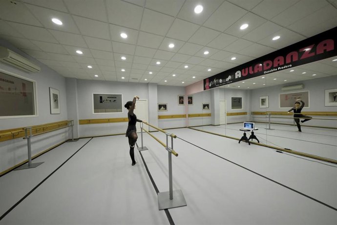 Archivo - Profesora de danza 