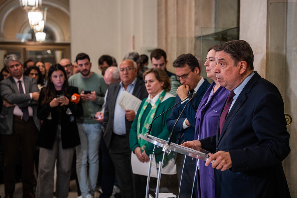 Planas se reúne con Asaja, COAG y UPA tras intensificarse las protestas y tractoradas del campo