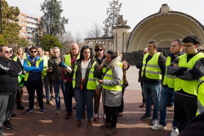 Una concentración en Logroño recuerda al ganadero fallecido el jueves en accidente en un camino de San Millán