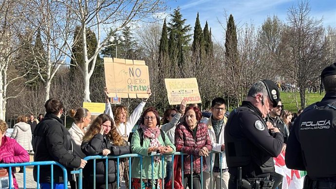Protesta contra la 'mascletà'