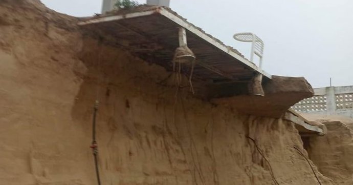 Ducha de playa en El Portil