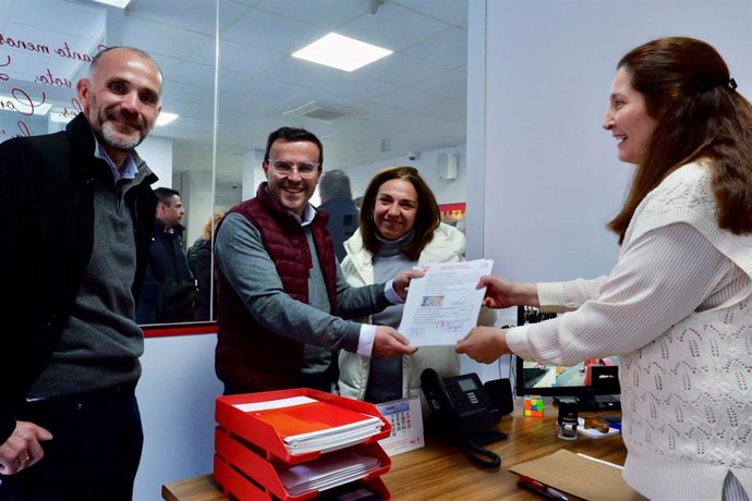 Miguel Ángel Gallardo en una imagen de archivo del registro de su precandidatura a la Secretaría General del PSOE de Extremadura.
