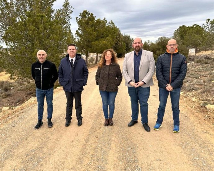 El presidente provincial, Santi Cabañero, durante su visita a Casas Ibáñez.