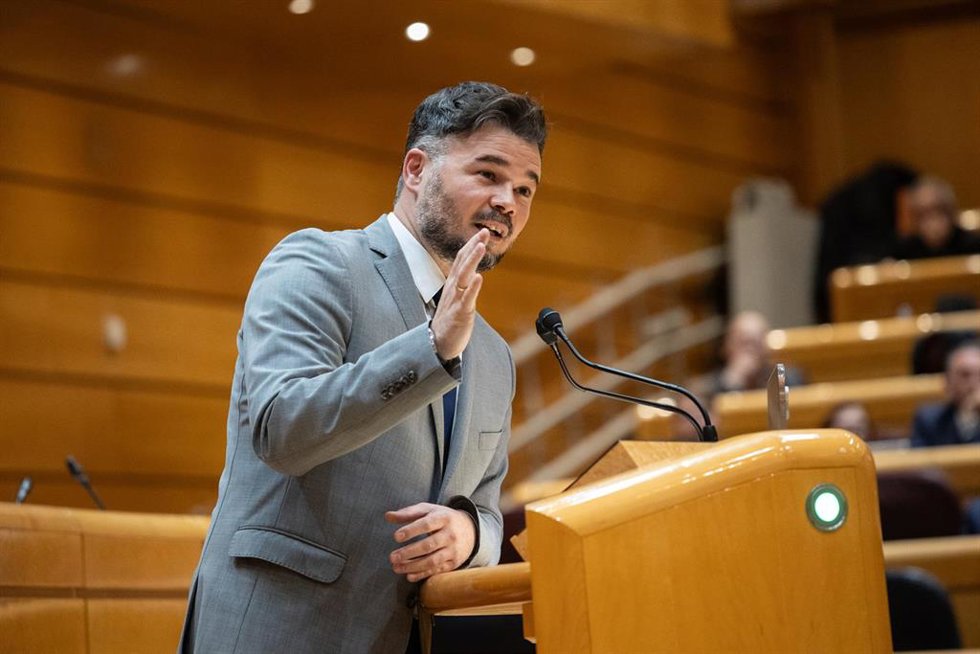 Archivo - El portavoz de ERC en el Congreso, Gabriel Rufián, interviene durante el pleno del Congreso de los Diputados, en el Palacio del Senado, a 10 de enero de 2024, en Madrid (España). 