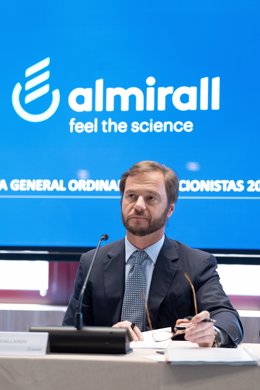 Archivo - Arxivo - El ceo d'Almirall, Carlos Gallardo, durant una roda de premsa després de la Junta General d'Accionistes, a 5 de maig de 2023, a Barcelona, Catalunya (Espanya). 