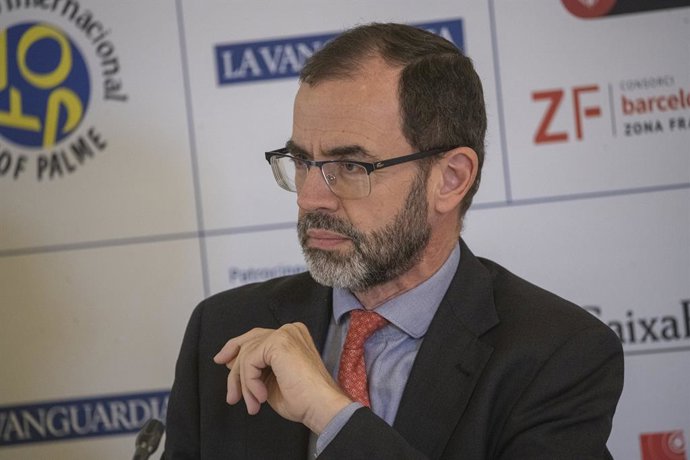 Archivo - El jefe de gabinete de Josep Borrell, Camilo Villarino, interviene durante la sesión 'Seguridad y crecimiento económico', en la primera jornada del XXVII encuentro de economía Consecuencias económicas de la guerra en Ucrania, a 11 de noviemb