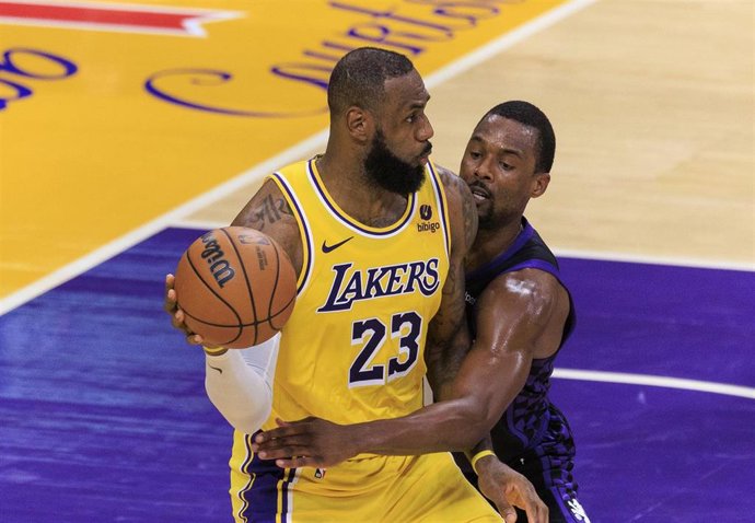 Archivo - LeBron James durante un partido con Los Angeles Lakers