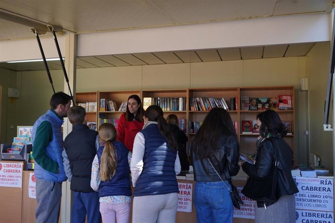 Caseta de la feria del libro La Algaba.