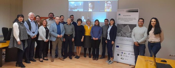 Imagen del equipo de trabajo del proyecto Cleanwater durante una reunión celebrada en el campus de la UA el pasado mes de enero.