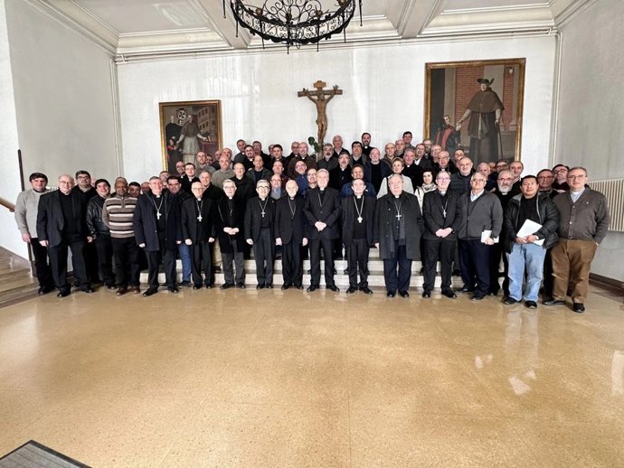 Obispos, vicarios y arciprestes de Iglesia Castilla reunidos en Ávila.