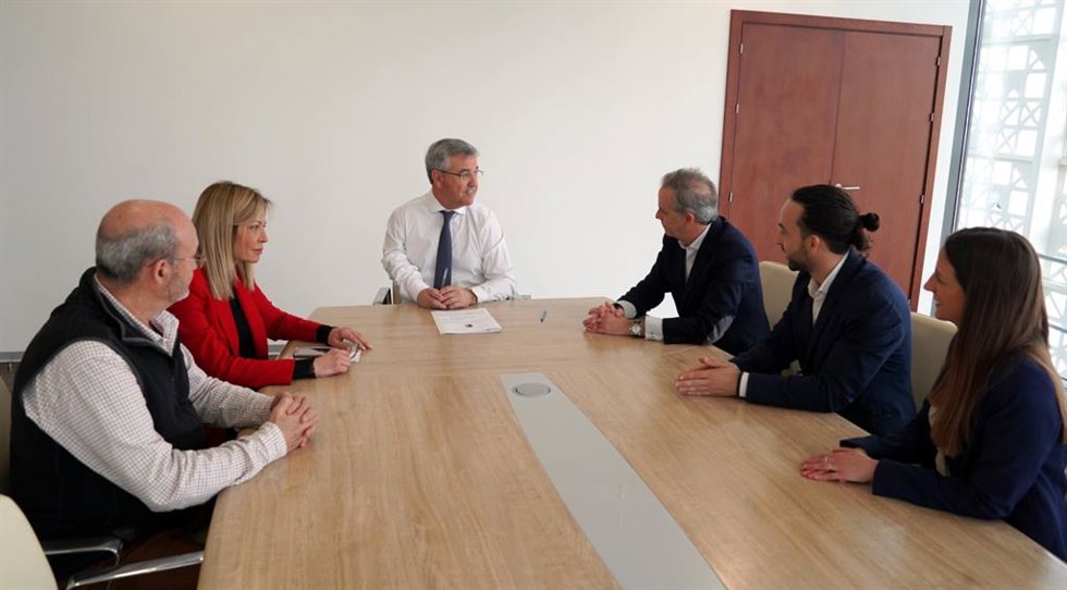El Ayuntamiento de Estepona adjudica por 1,7 millones el servicio de ayuda a domicilio