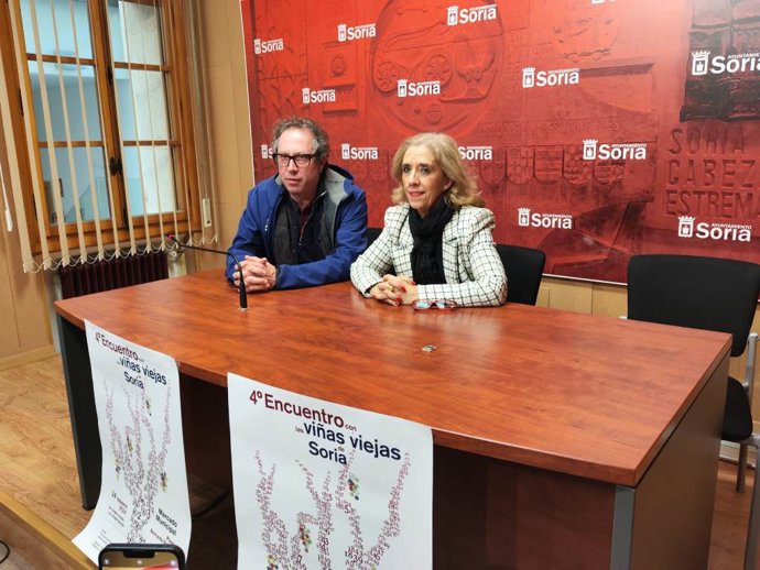 Beltrand Sourdais y Teresa Valdenebro presentan el Cuarto Encuentro con las Viñas.