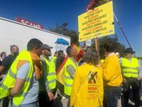 Agricultores se concentran en Algeciras (Cádiz): "Estamos trabajando a pérdidas y hasta aquí hemos llegado"