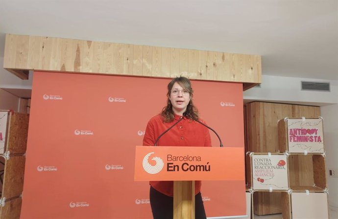 La portavoz de BComú, Janet Sanz, en rueda de prensa.