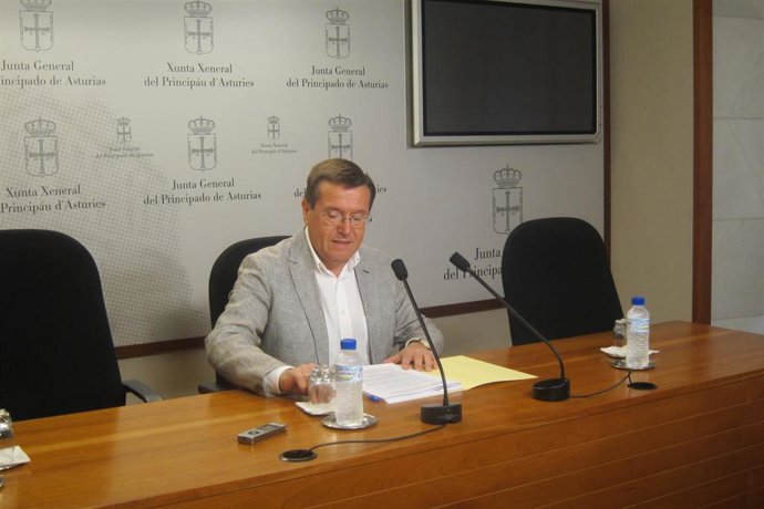 Archivo - El diputado del Partido Popular en la Junta General, Rafael Alonso