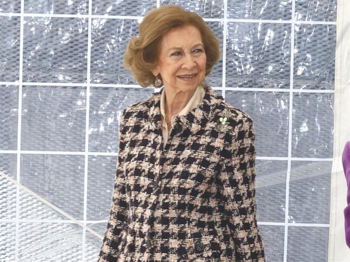 La Reina Sofía a su llegada a la inauguración del nuevo centro de diálisis Los Llanos III de la Fundación Renal Íñigo Álvarez de Toledo