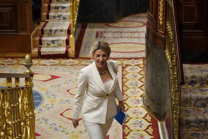 La vicepresidenta segunda y ministra de Trabajo y Economía Social, Yolanda Díaz, durante una sesión plenaria en el Congreso de los Diputados, a 6 de febrero de 2024, en Madrid (España).